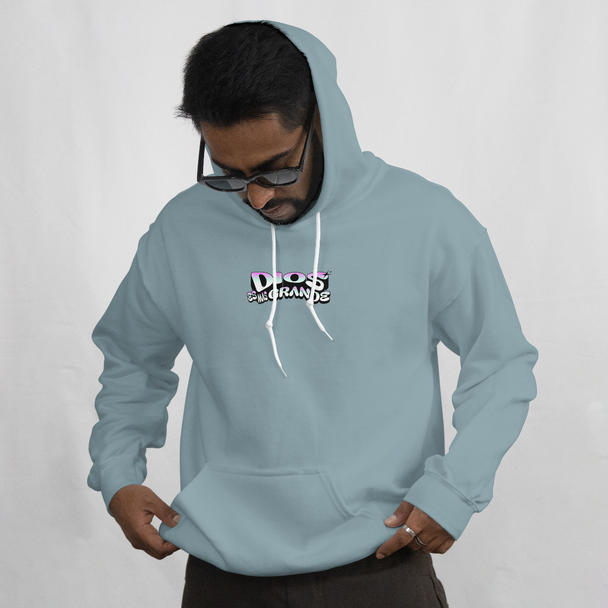 Dios es Mas Grande Sudadera image 1